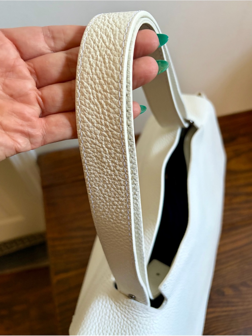 Elegant Ivory Italian Pebbled Leather Satchel - Picture 3 of 8